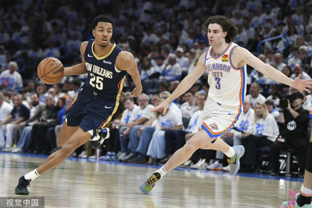 他必须再次 他必须再次